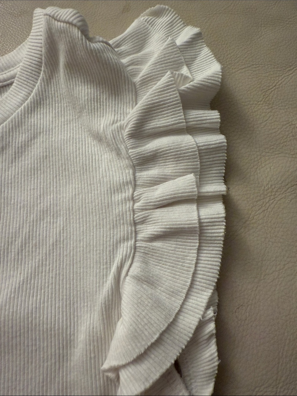 Zara White Ribbed Tank with Ruffle Sleeves - medium - Picture 3 of 3